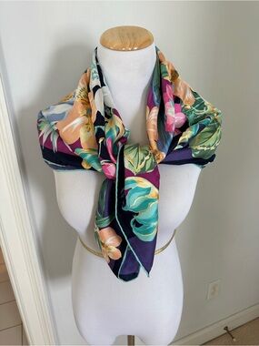 NWT Salvatore Ferragamo 100% silk scarf